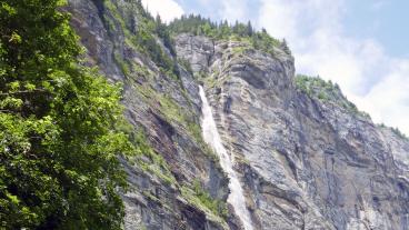 Wasserfall im Lauterbrunnen Tal, Gravel Jungfrau